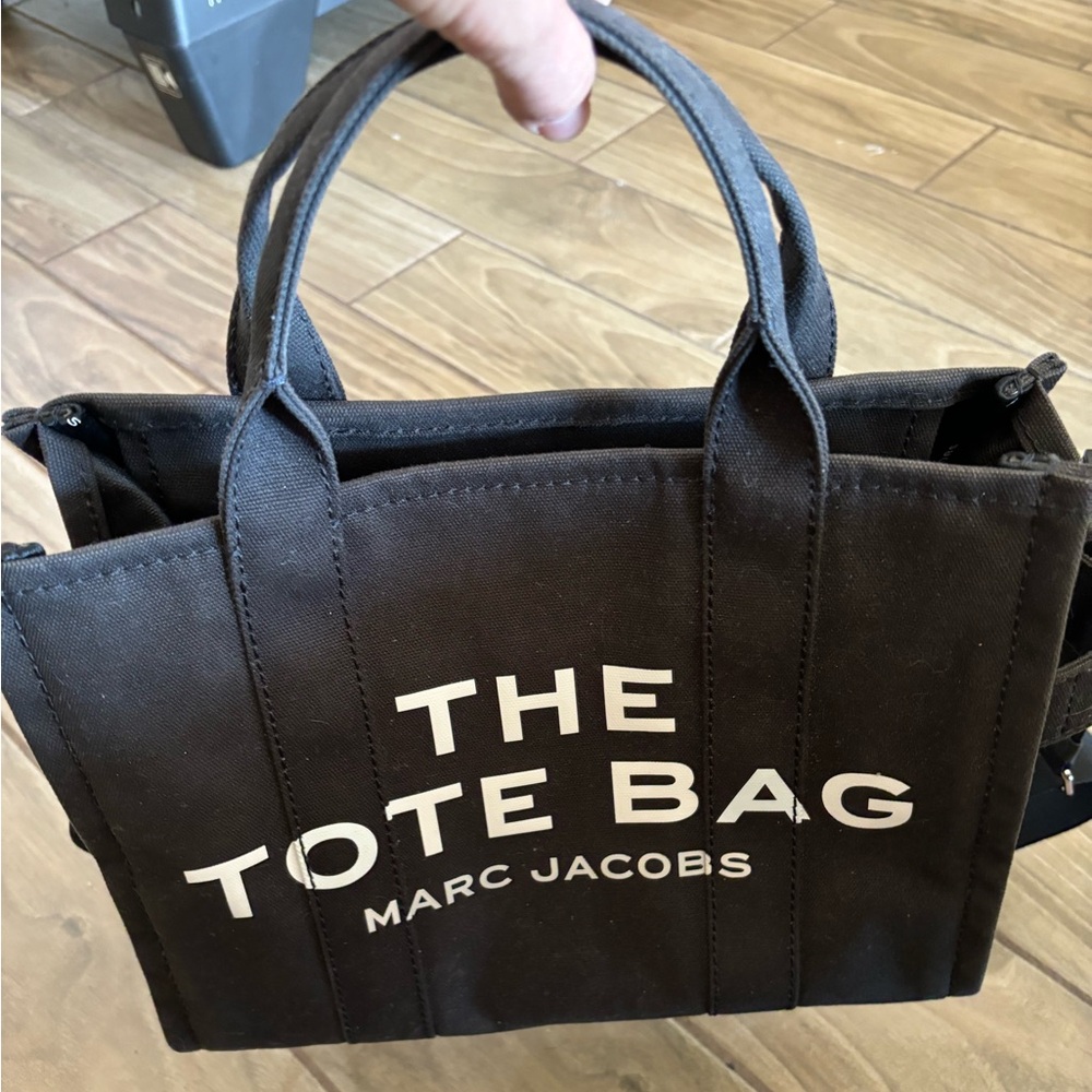 Marc Jacobs Black Tote Bag in Medium